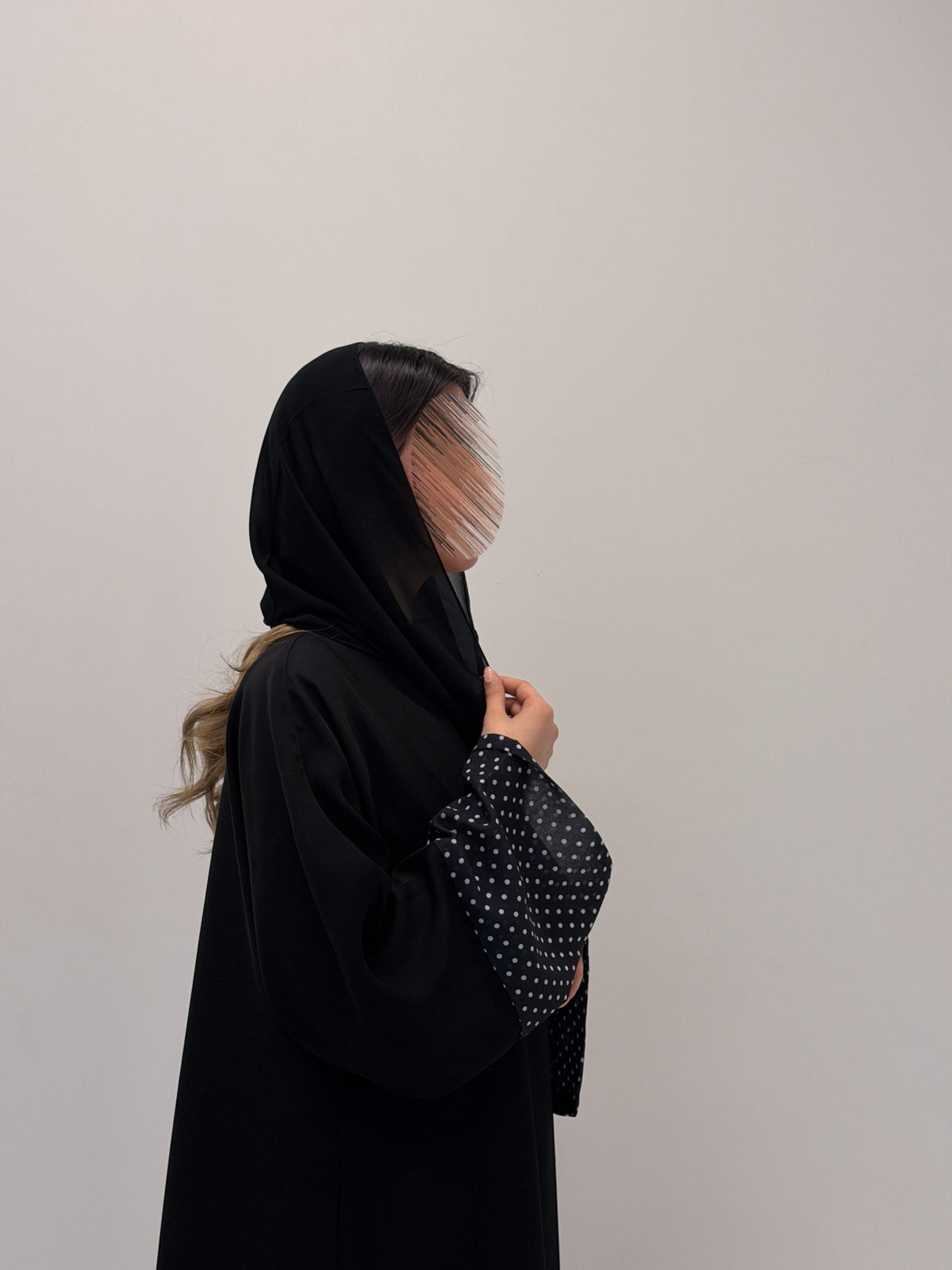 سيراميك مع اكمام شيفون منقط